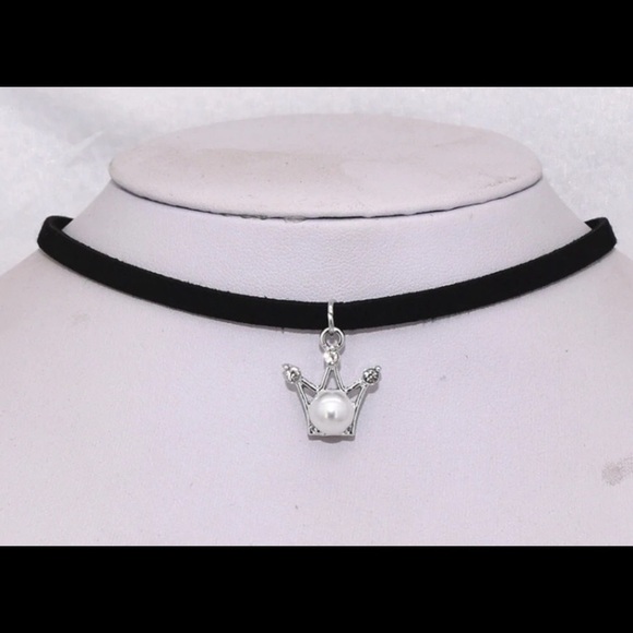 Black Velvet Crown Choker - Picture 1 of 9